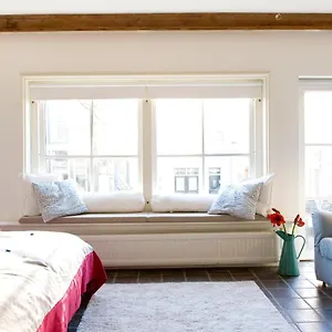 Bed & Breakfast Jackie O Amsterdam